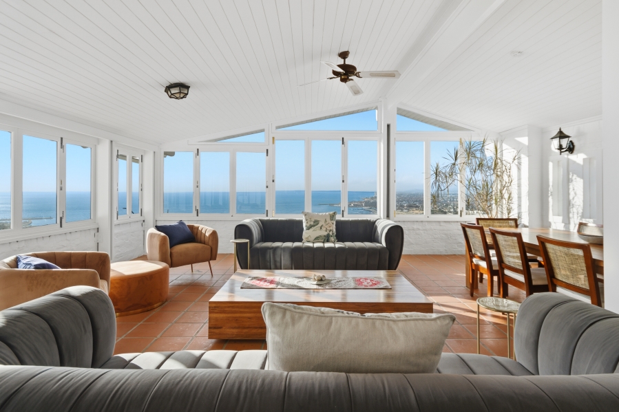 7 Bedroom Property for Sale in Mountainside Western Cape